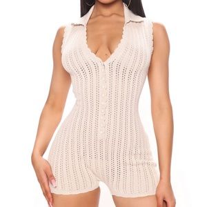 CreamCrochet Romper
Sleeveless
Deep V-Neck
Boy Short
Stretch
100% Polyester